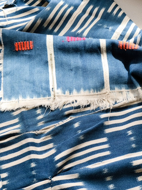 Vintage Indigo Baule Textile 03